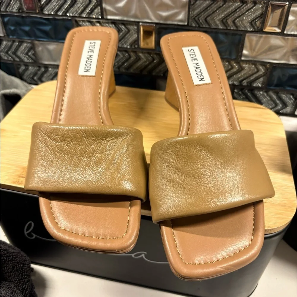 Steve Madden Tan Slide Sandals